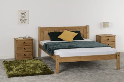 Maya Pine Bed - Distressed Waxed
